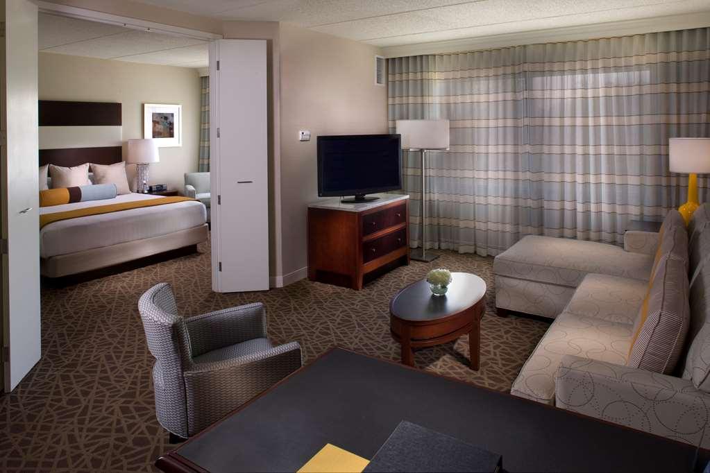 Hyatt Regency Suites Atlanta Northwest Room photo